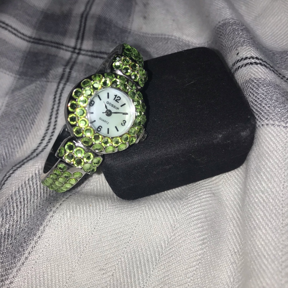 Green gemstone watch silver new